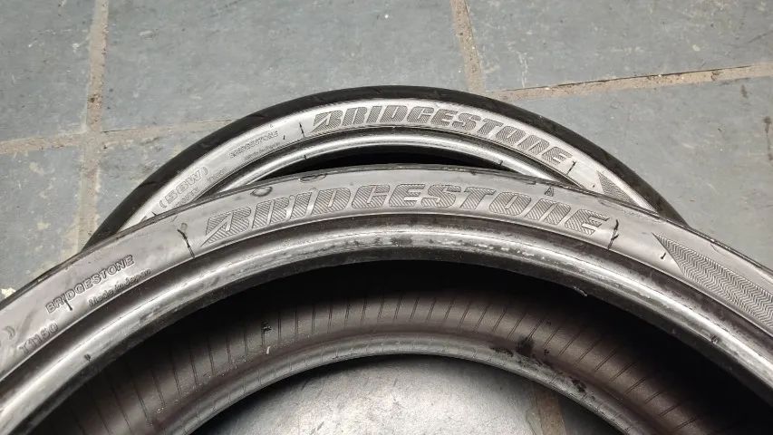 Par pneu usado Bridgestone Hyper Sport S20 120/70-17 e 180/55-17 - Foto 3