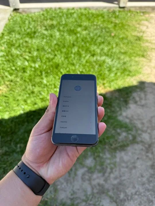 Iphone 8 64gb Preto - Impecável - R$850,00 ou em até 12x no cartão  - Foto 3