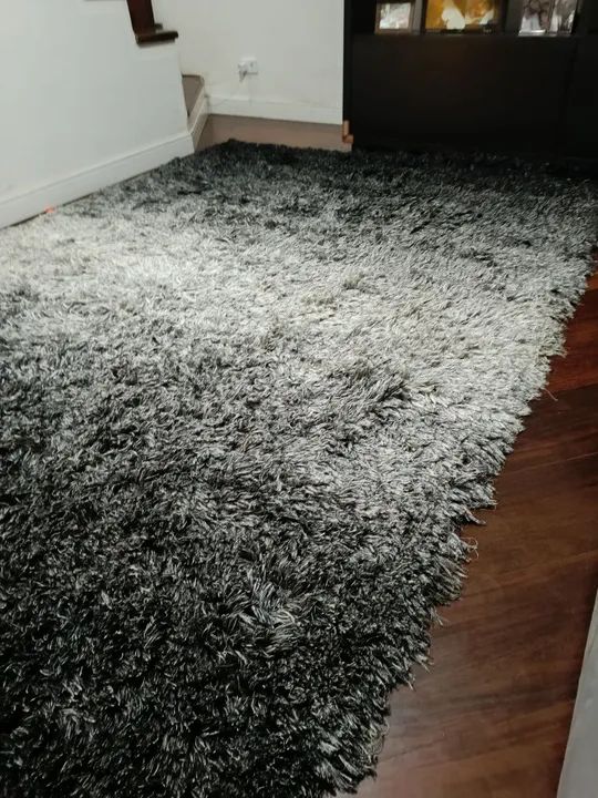 Tapete Peludo Cinza e Preto (mesclado)