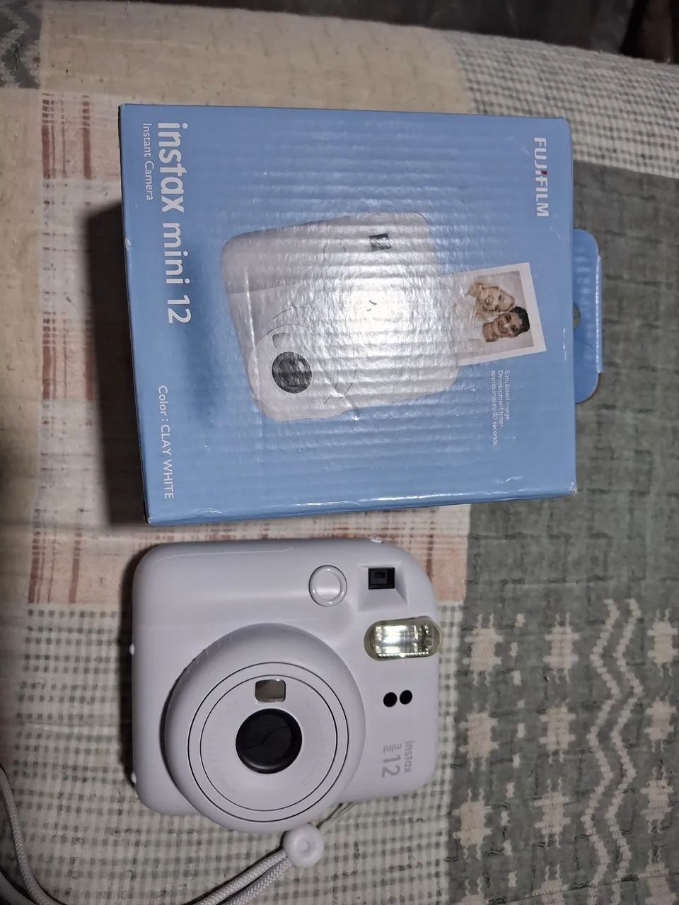 Instax mini 12 ( nunca usada e com filme ) 