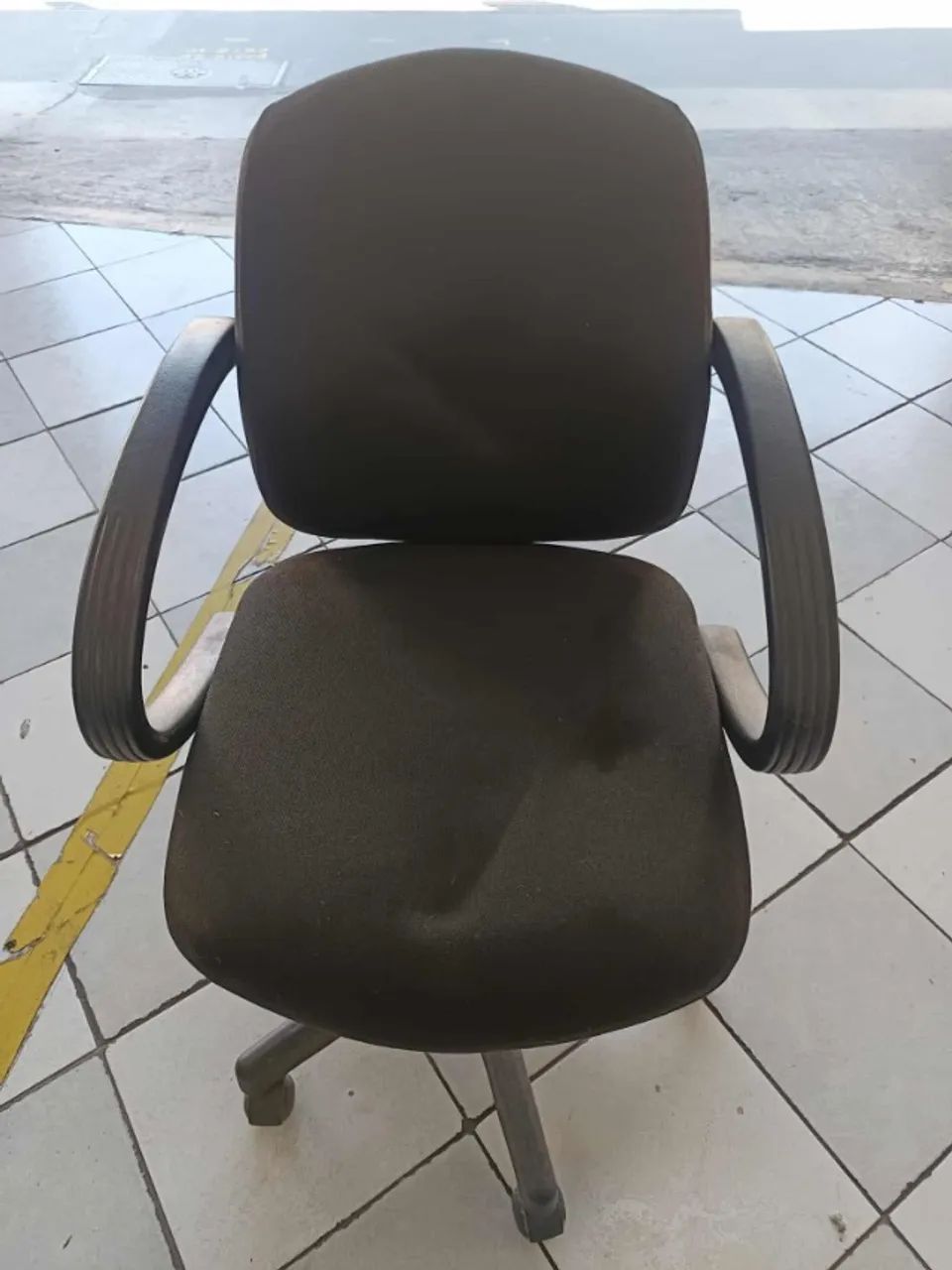 Cadeira para escritório giratória com rodinhas