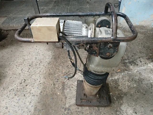 compactador wacker com motor elétrico trifásico 3 CV usado