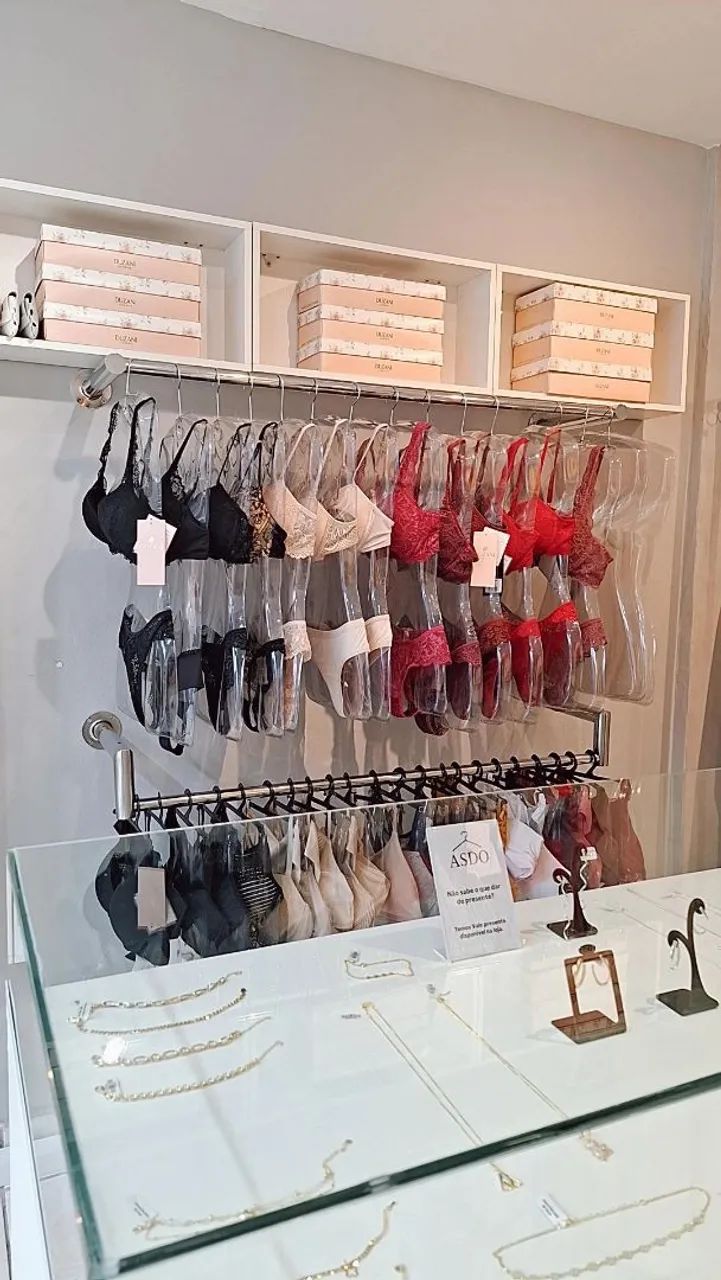 Moveis para loja completa com mercadorias 