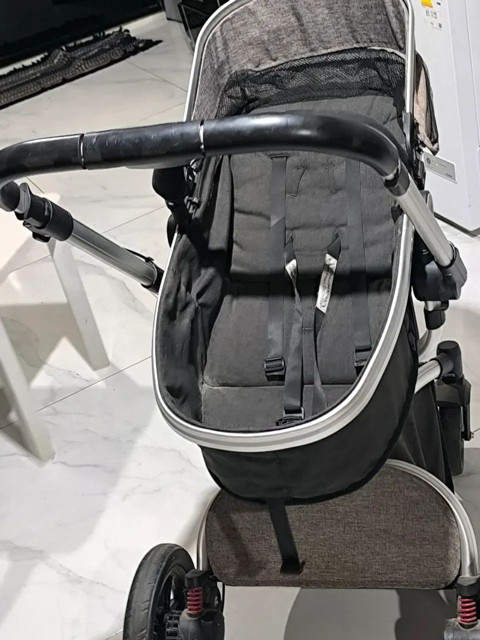 Carrinho de bebê gira em 360 graus - Foto 3