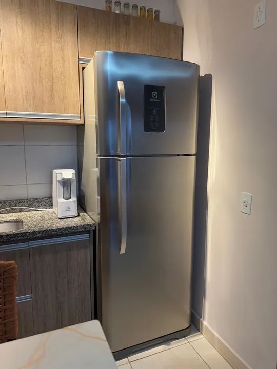 Vendo geladeira bem conservada inox duplex 