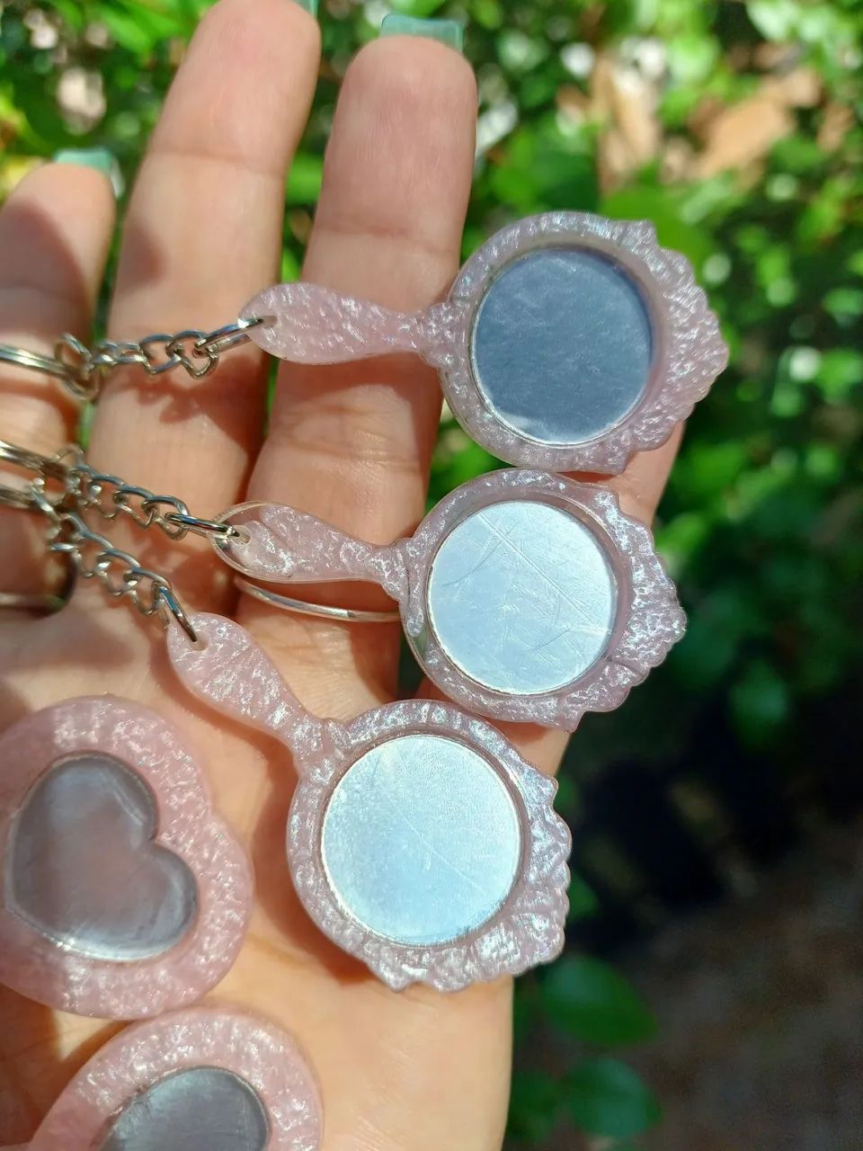 Kit com 7 Chaveiros de Resina - Coração e Realeza com Espelho - Foto 3