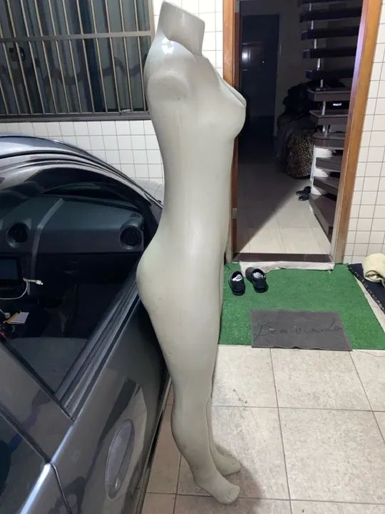 Manequim sem a base em perfeitas condições  - Foto 3
