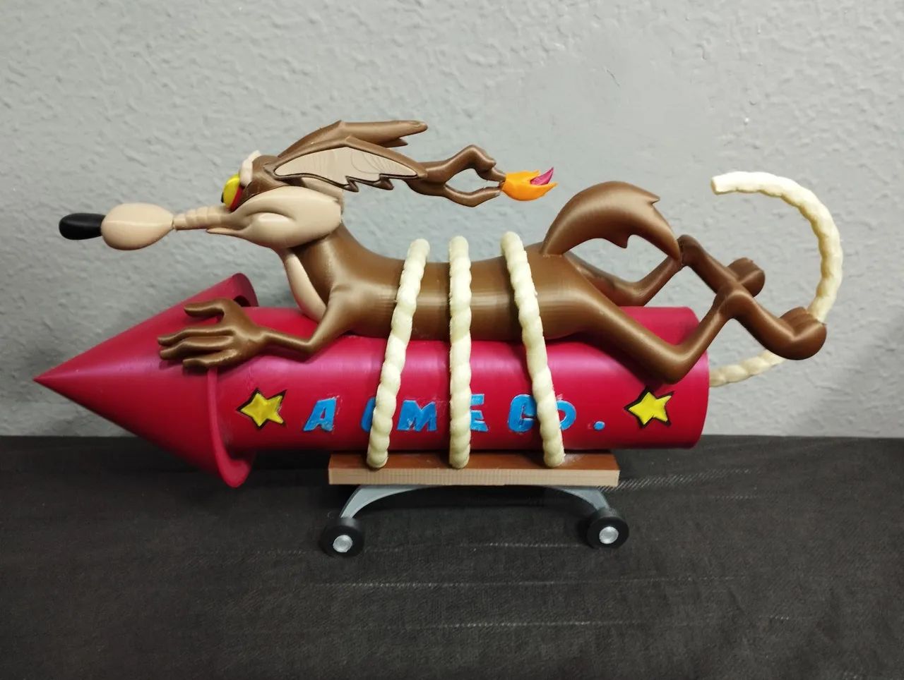 Estatuetas Wile E. Coyote e Road Runner - Looney Tunes - Foto 2