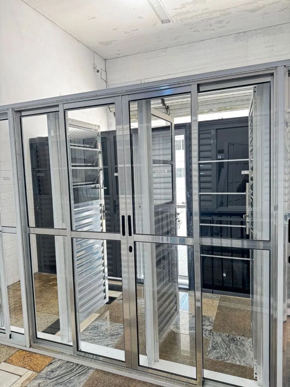 Portas de vidro de correr 2.10x2.00 - Porta sacada Queima de estoque! - Foto 2