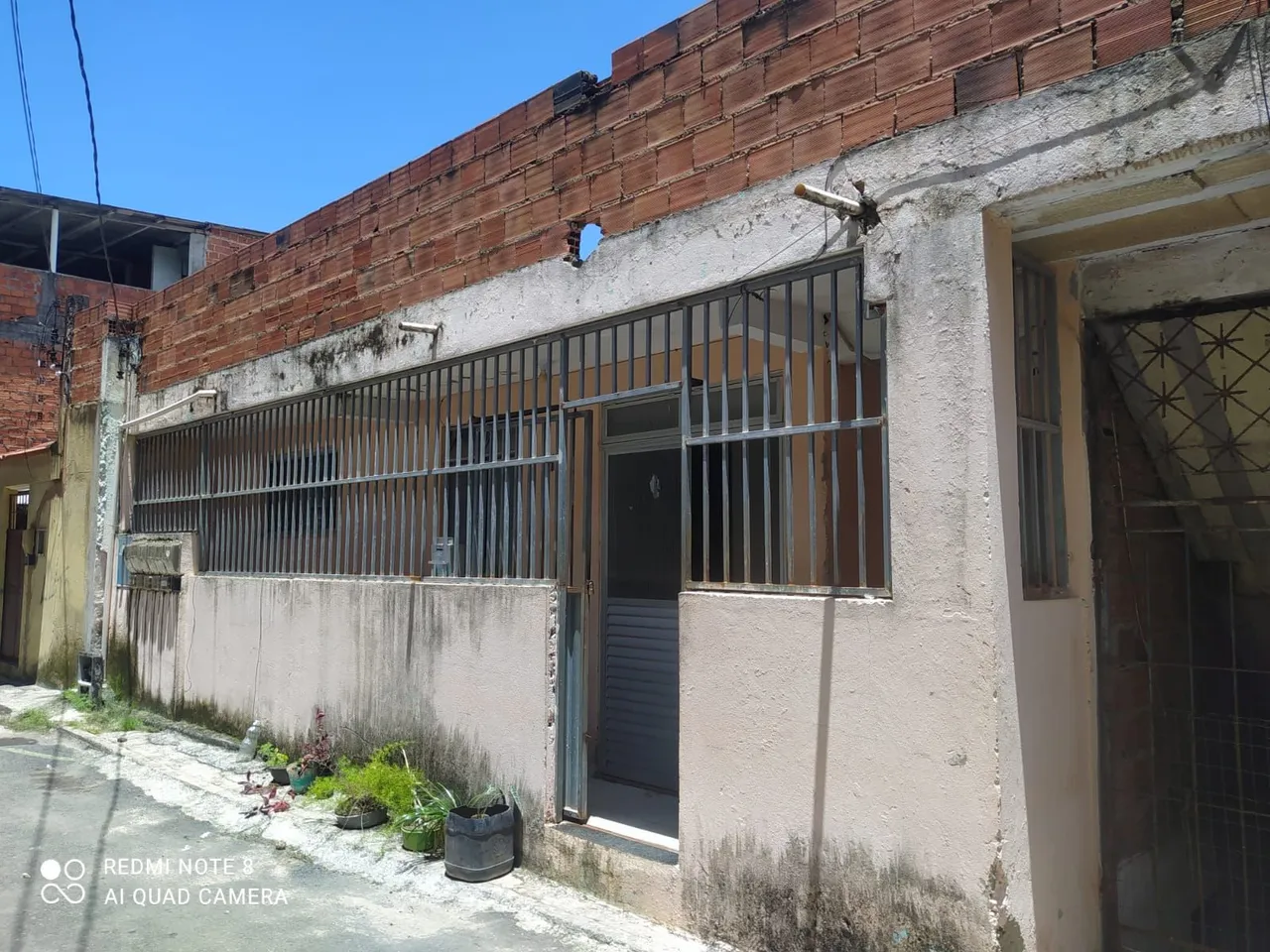 CASA NA AV. SAO RAFAEL PROXIMO A EST. PITUAÇU