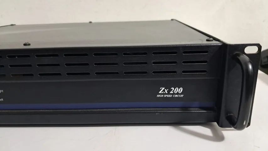 Amplificador Unic ZX 200 novinho - Aparelhos de Som - Jardim