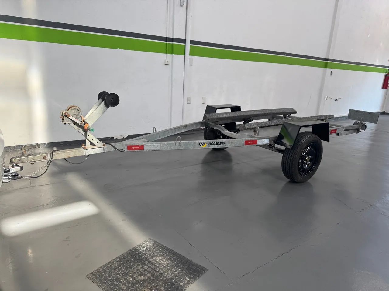 Carreta para jet ski galvanizada , reformada . - Foto 2