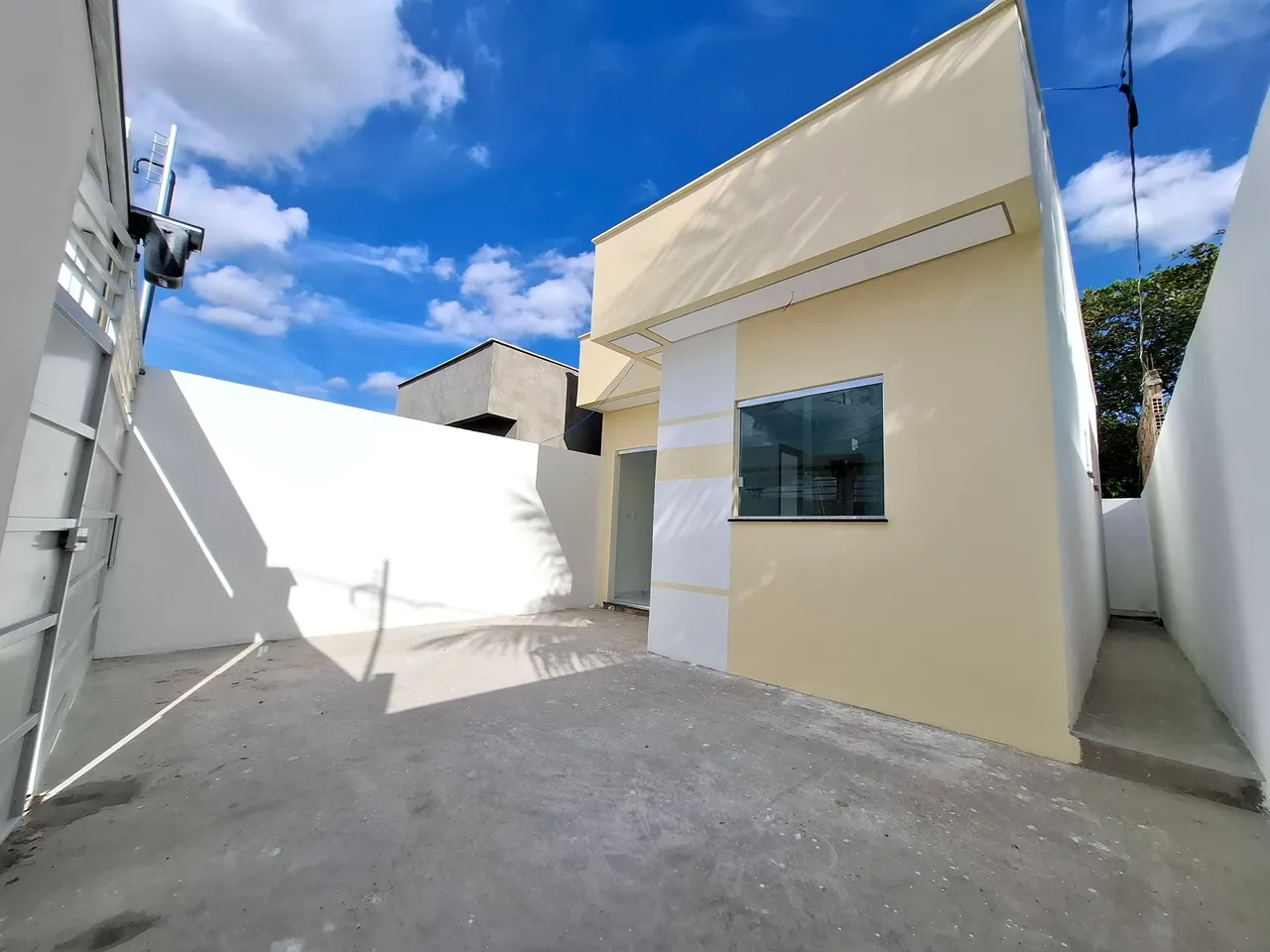 VENDO LINDA CASA PRONTA PRA MORAR...