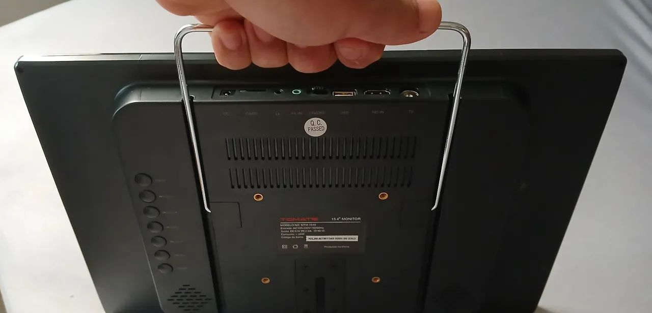 TV MONITOR PORTATIL 15" POL. RECARREGÁVEL  - Foto 4