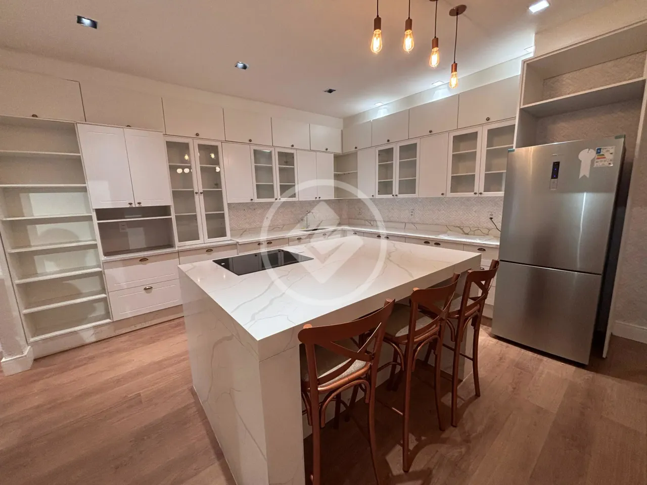 VENDO/ALUGO CASA NO MÔNACO, 3 QUARTOS, COM PLANEJADOS - R$ 680 MIL codigo: 127933