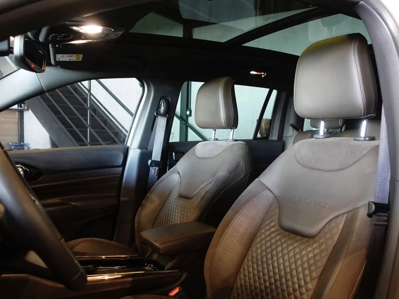 JEEP Commander 2.0 16V 4P TD380 OVERLAND TURBO DIESEL AUTOMÁTICO - 2022 - Foto 4