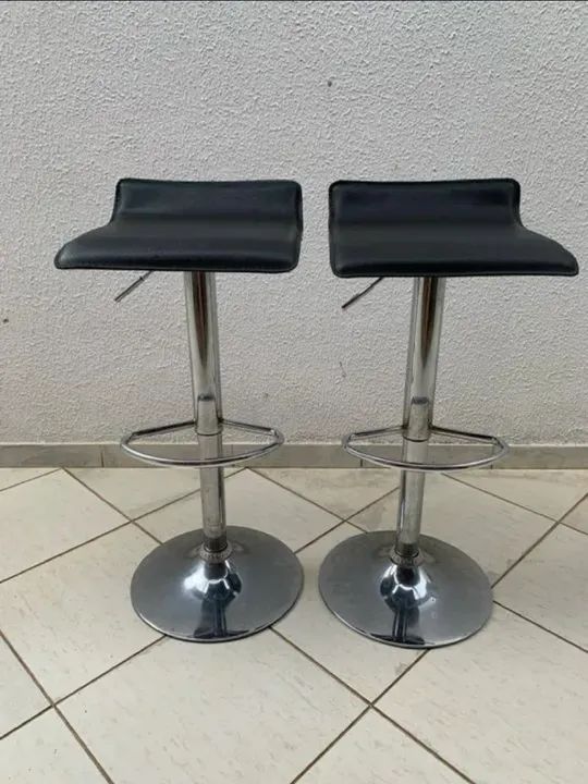 Par de Banquetas Giratórias