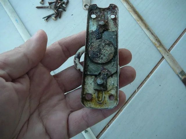 trava para janela veneziana - antiga - 1,23m64842085022723123