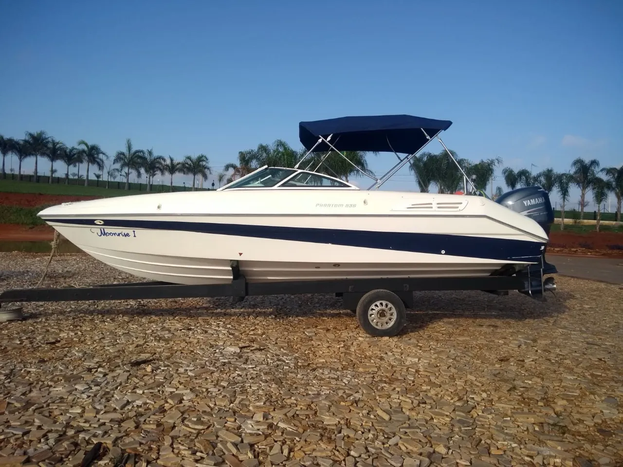 Lancha Phantom 235, IMPECÁVEL.