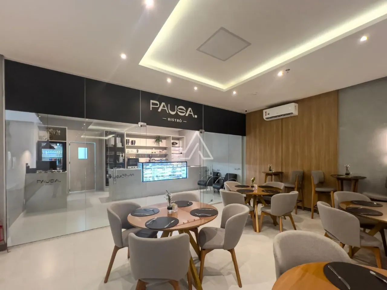 EDIFÍCIO PREMIUM CENTER - SALA COMERCIAL FRENTE RUA - ANDAR ALTO - A VENDA - ED.PREMIUM CE - Foto 4