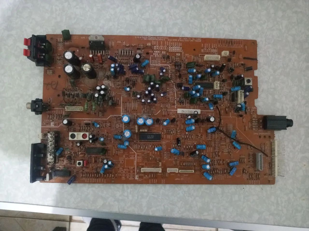 Placa eletrônica de áudio para TV no "ESTADO"