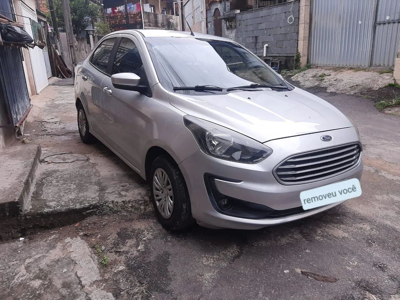Vendo carro Ford Ka sedan em ótimo estado 