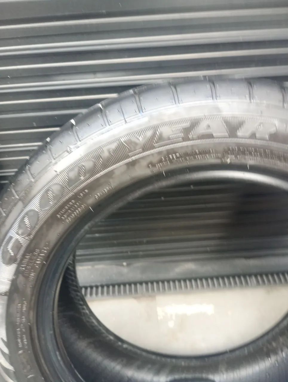 Pneu Goodyear 195/55/15  - Foto 5