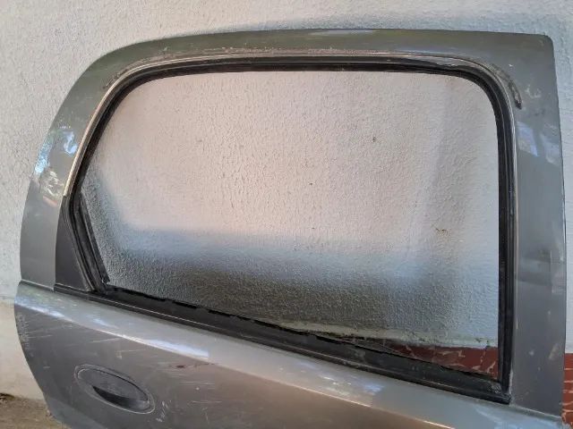 Porta completa traseira direita gm corsa montana 2003 até 2012 prata  - Foto 2