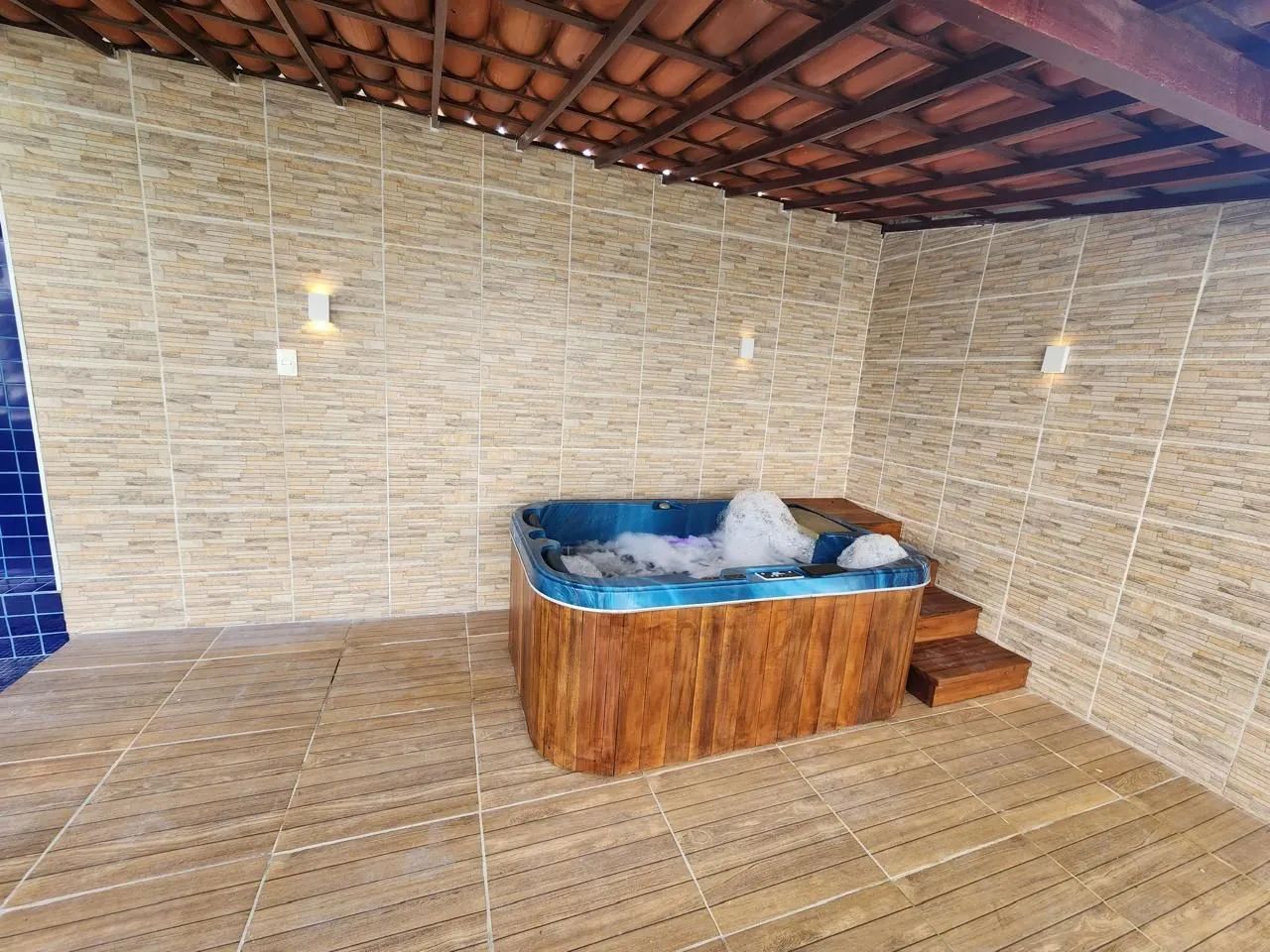 Jacuzzi Duplo Importada de Portugal | Cromoterapia | Cascata | Com Deck de Madeira - Foto 2