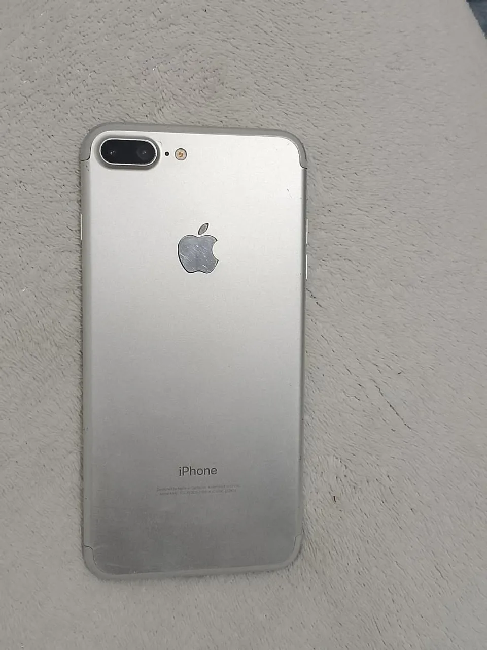iPhone 7 Plus, 550 reais pra levar logo