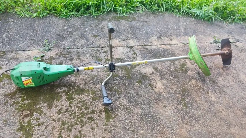 Roçadeira Trapp -3.000 venda ou troca. - Foto 3
