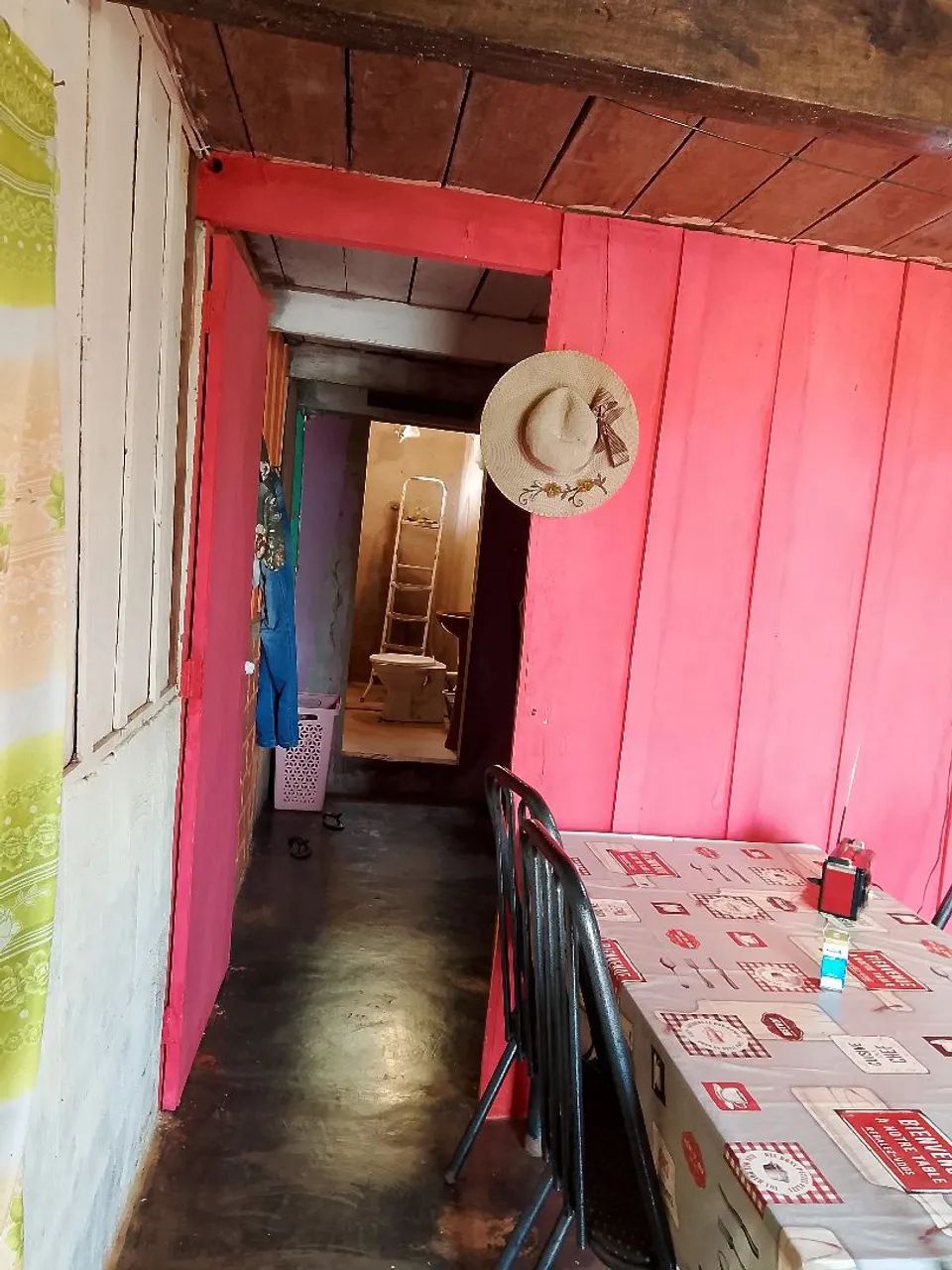 Chácara com 2 casas e pomar 