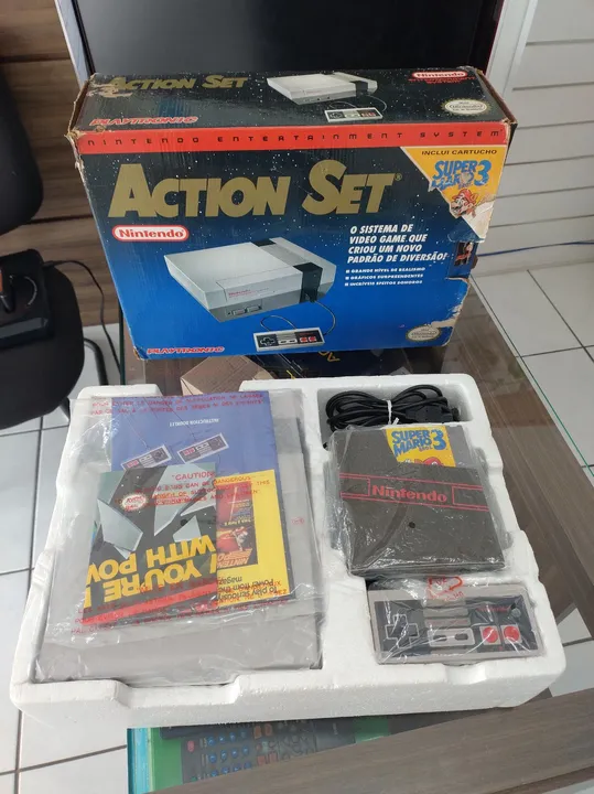 Nintendo NES Action Set com Super Mario Bros 3