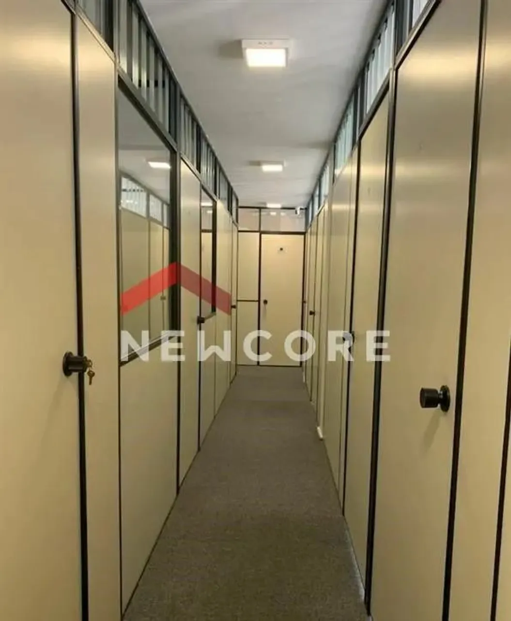 Sala comercial em Avenida José Caballero, 261 - Vila Bastos - Santo André/SP