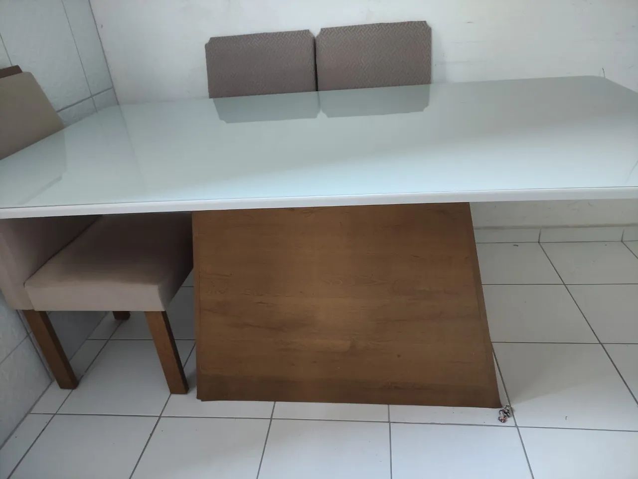 Mesa sem as cadeiras  - Foto 2