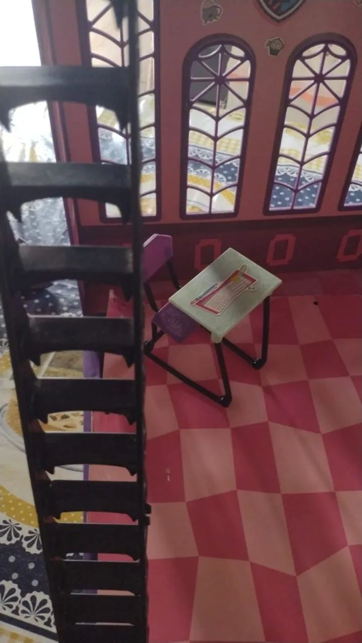 Escola Monster high 