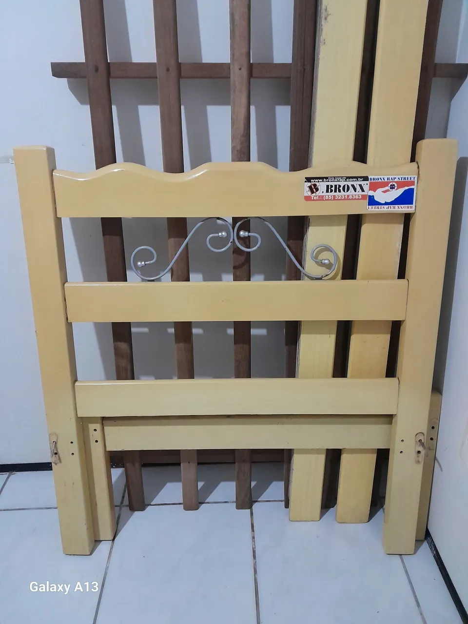 Cama solteiro com cabeçeira