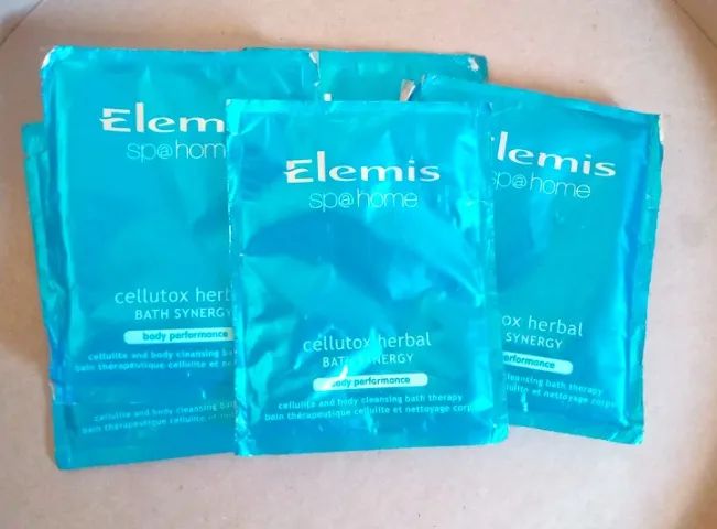 Bath Synergy ELEMIS Cellutox Herbal para limpeza corporal - Foto 2