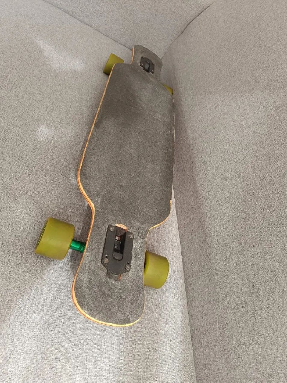 Skate longboard cush drop through, truck mentex, roda sativa (pouco uso) - Foto 4