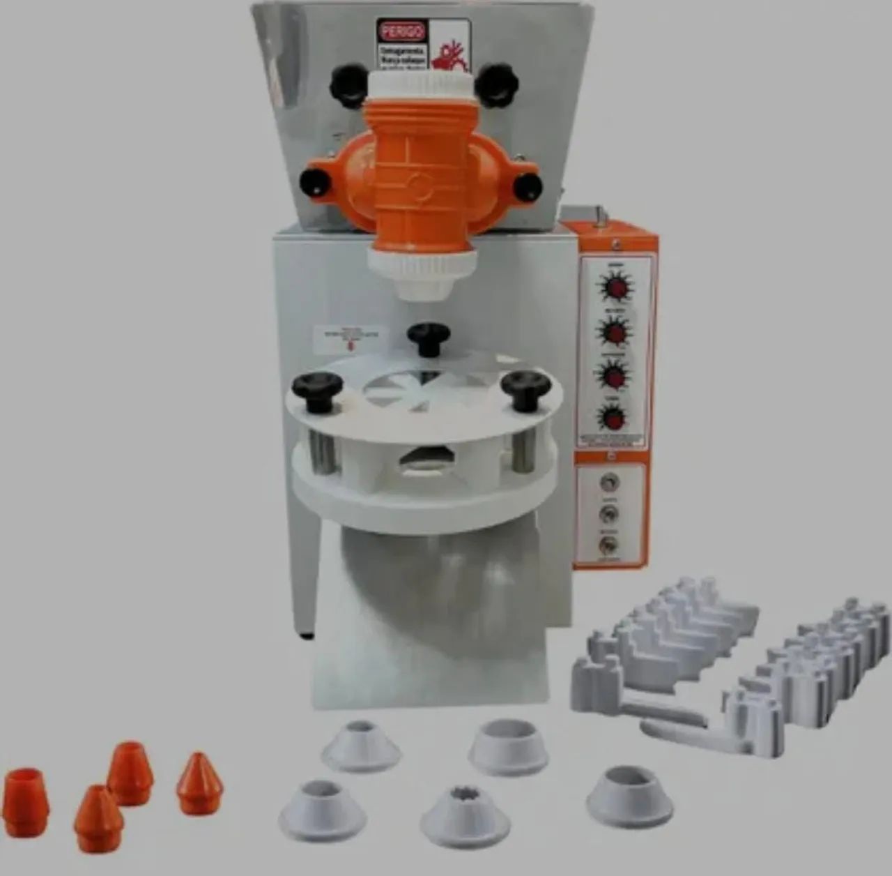 Máquina de Fazer salgadinhos e doces- usada mas em perfeito estado