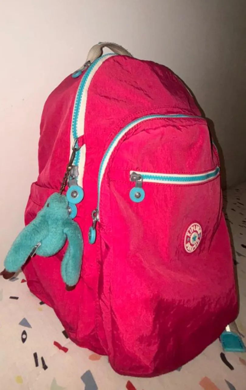 Mochila Kipling Rosa + estojo com Chaveiro Macaco em Excelente Estado - Foto 4