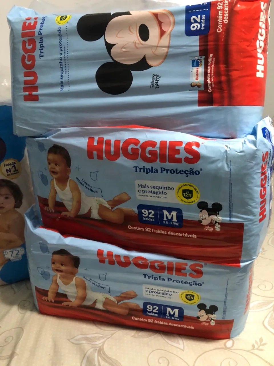 Fraldas Huggies 92 unidades M (60,00 cada pct)