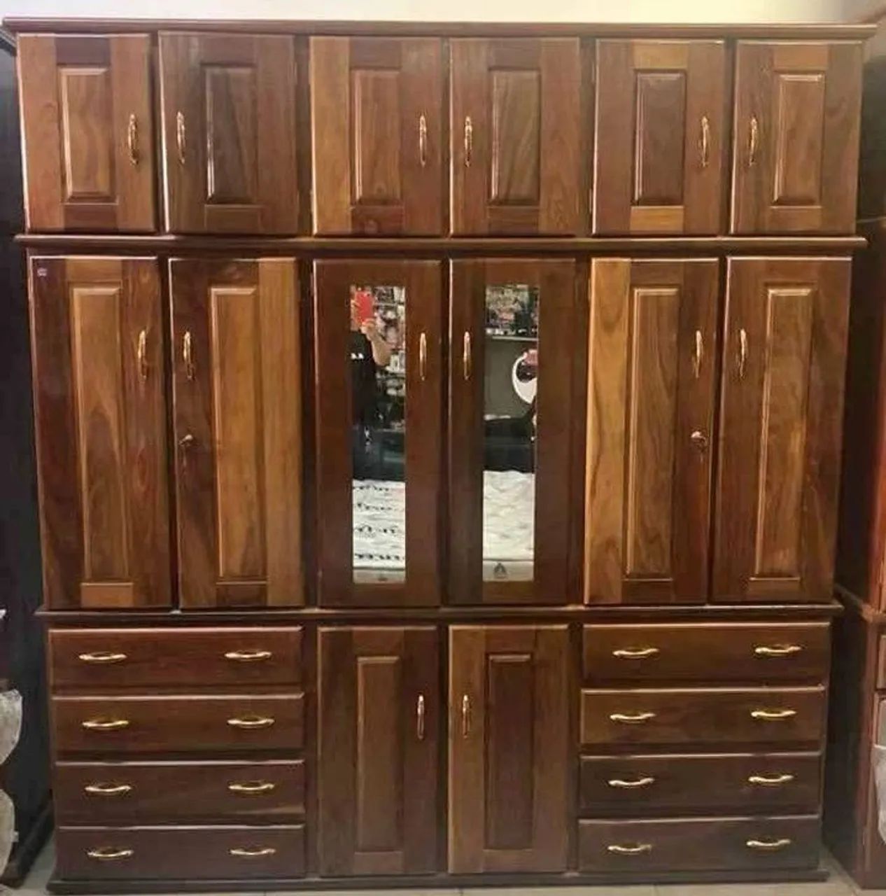 Guarda roupa de casal madeira maciça 