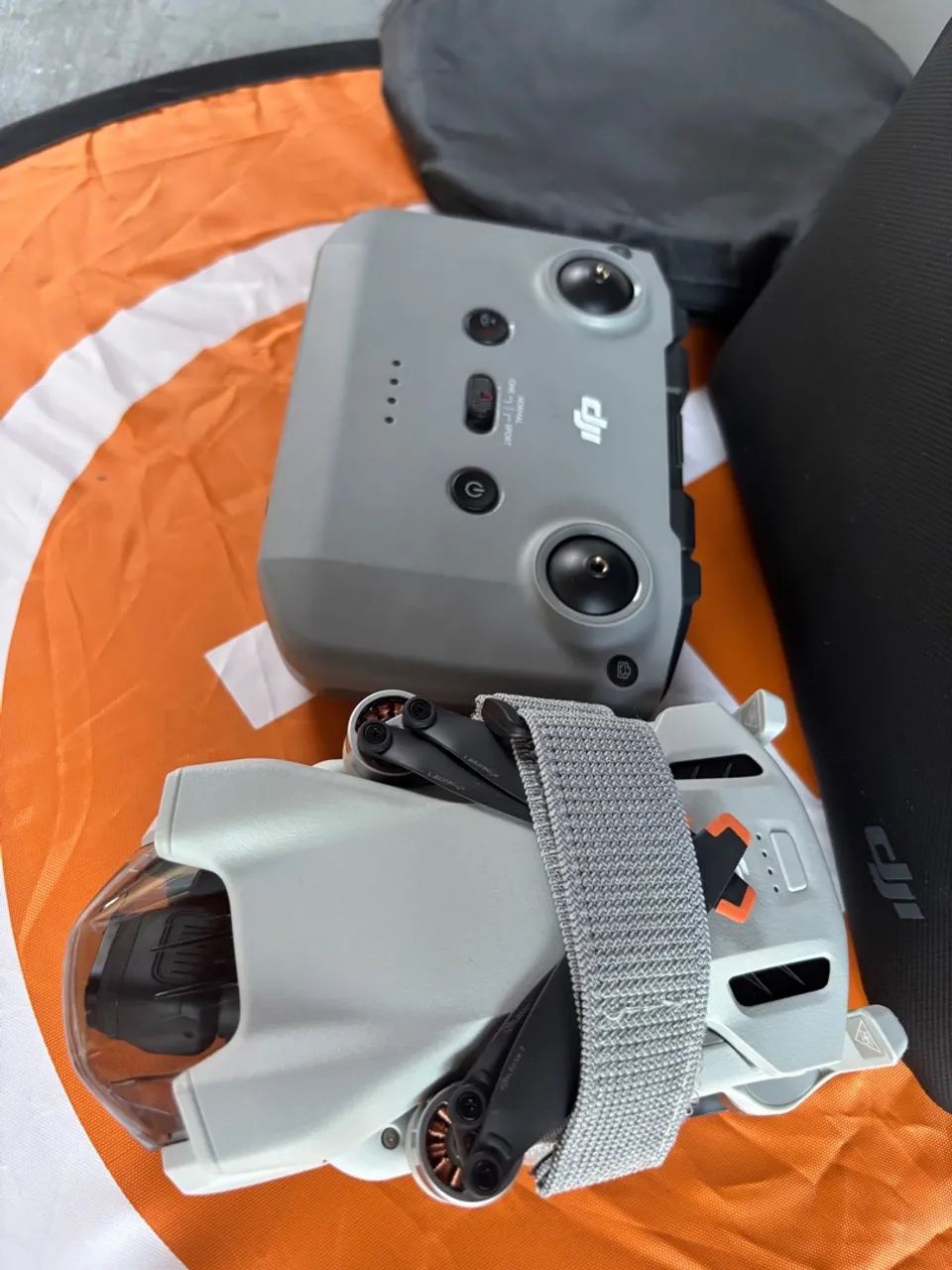 Drone DJI Mini 3 + brindes