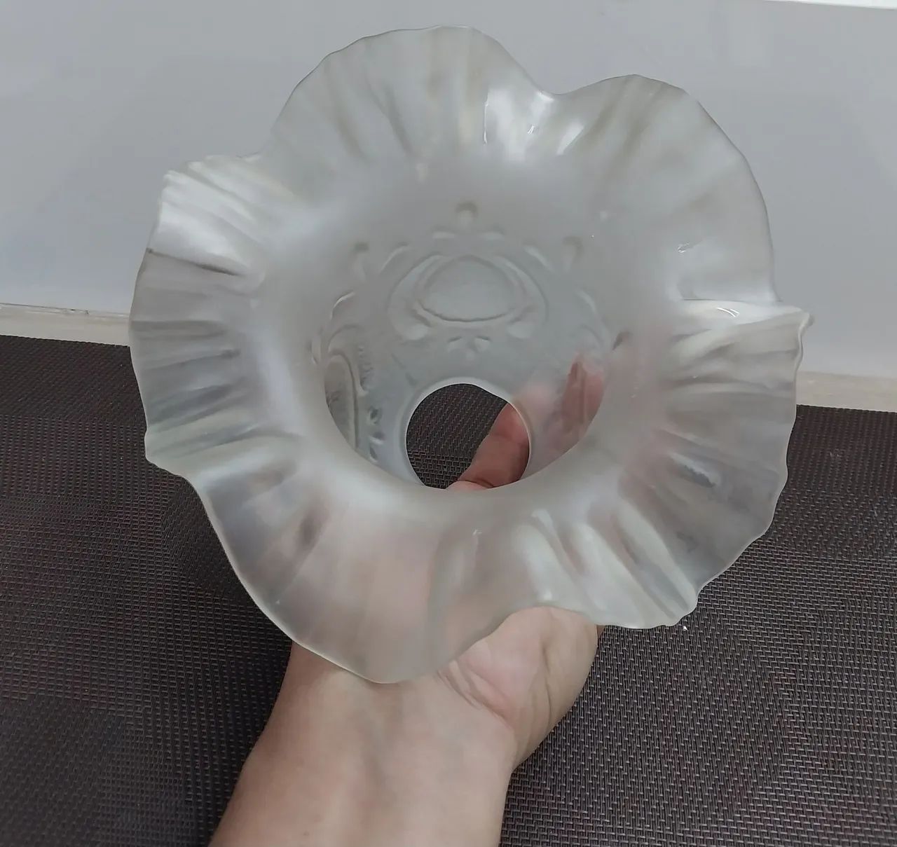 Cúpula Tulipa de Vidro Fosco Trabalhado - Lustre ou Arandela - Foto 4