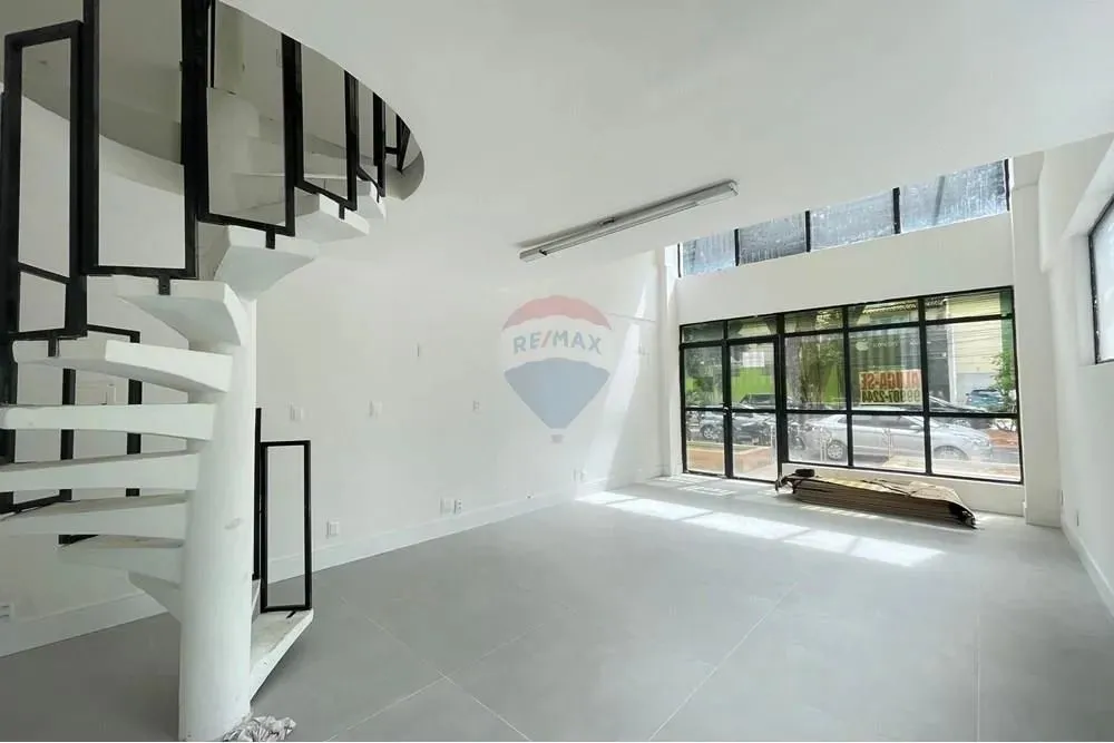SALA COMERCIAL EM TIROL PARA ALUGAR