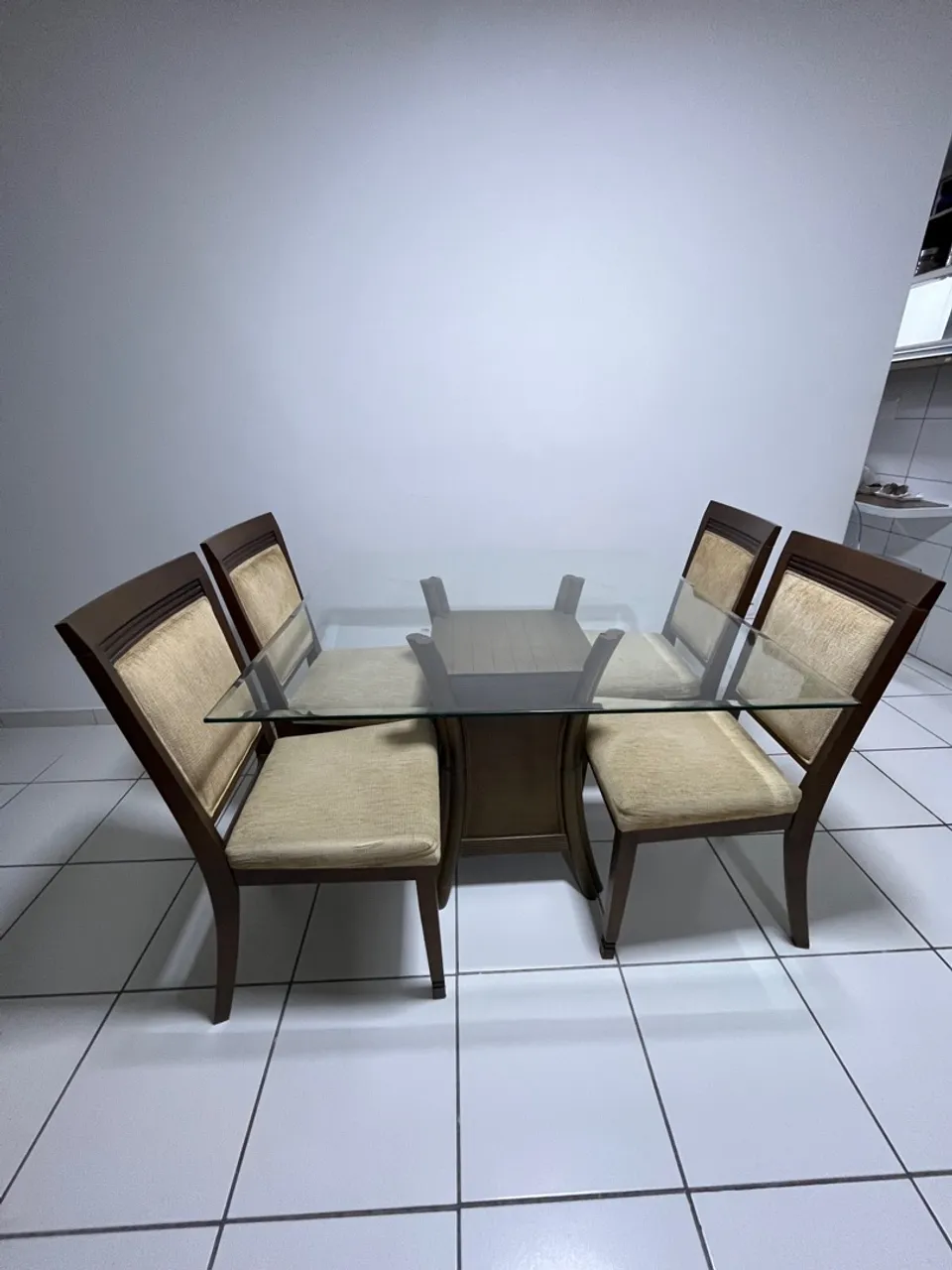 Mesa de Jantar com 4 Cadeiras