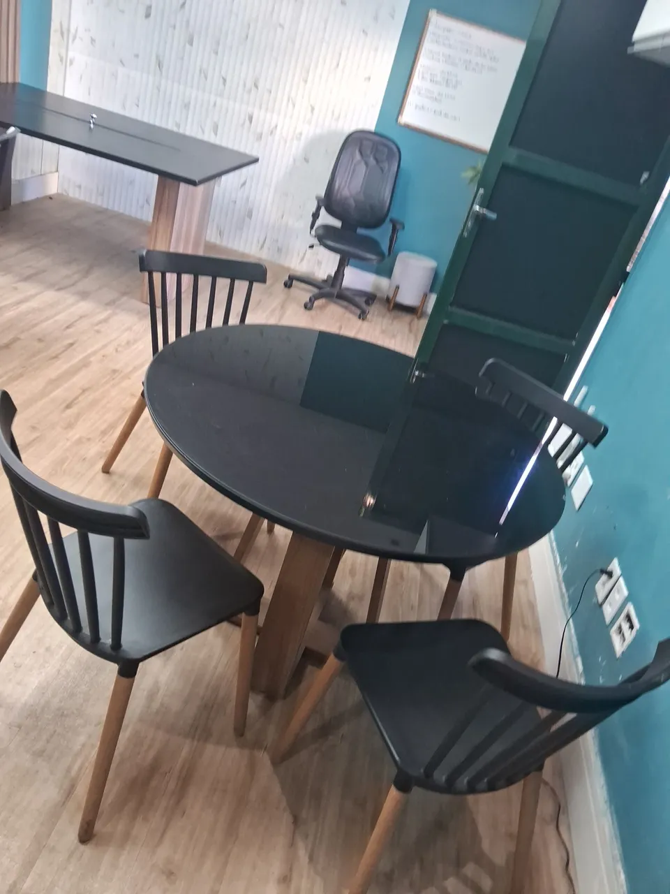 Mesa de jantar vidro redonda com 4 cadeiras