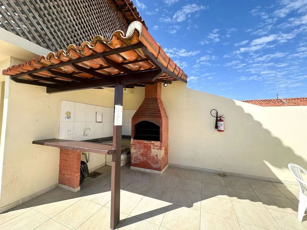 Casa com rgi, centro Arraial do Cabo - Foto 2