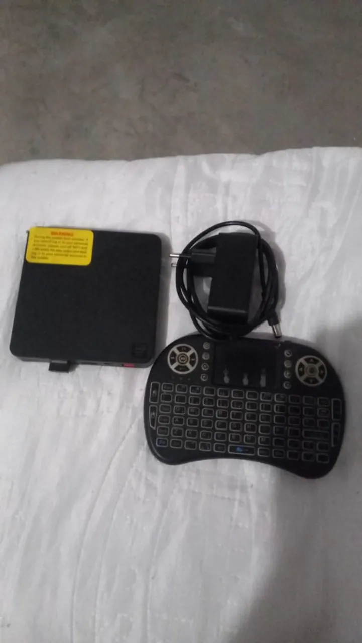 Mini PC com teclado e mouse intel